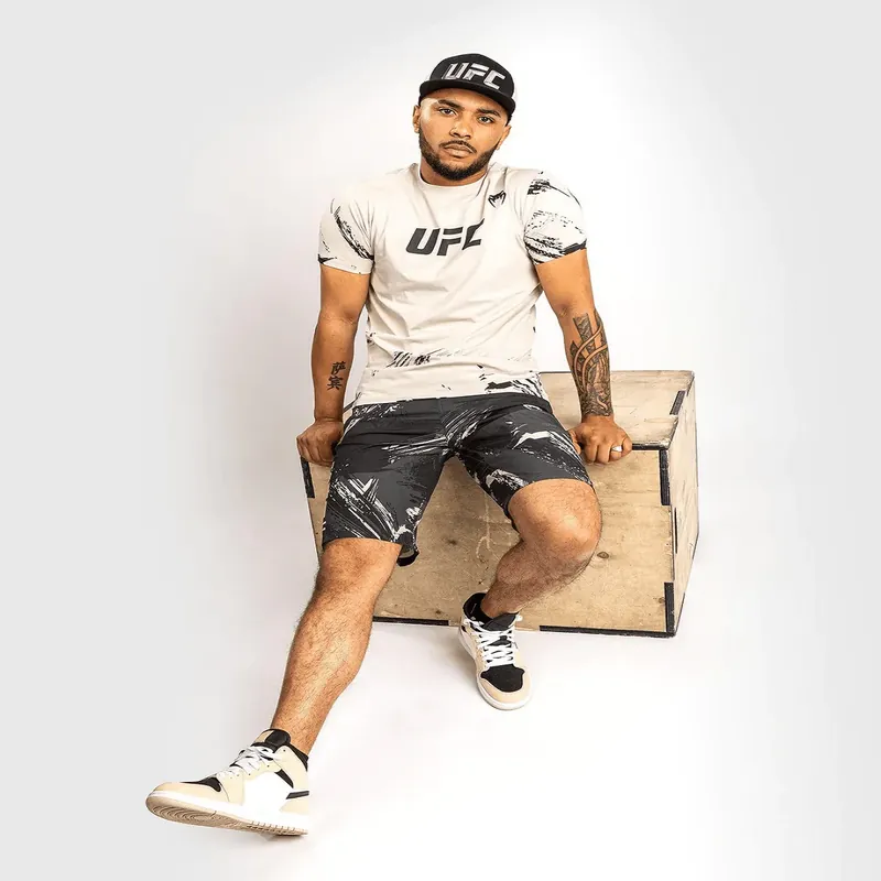 Express Levering Venum UFC Authentic Fight Week 2.0 T-shirt - Zand S