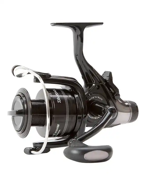 Nu Kopen Daiwa Black Widow BR Vrijloopmolen 3500A